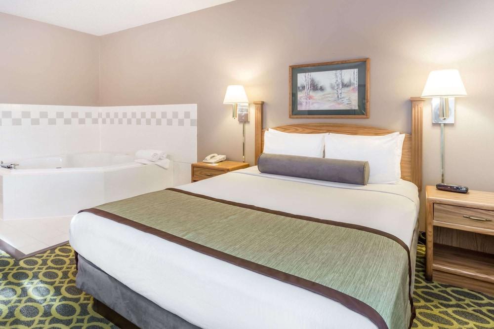 Days Inn & Suites By Wyndham Madison Dış mekan fotoğraf