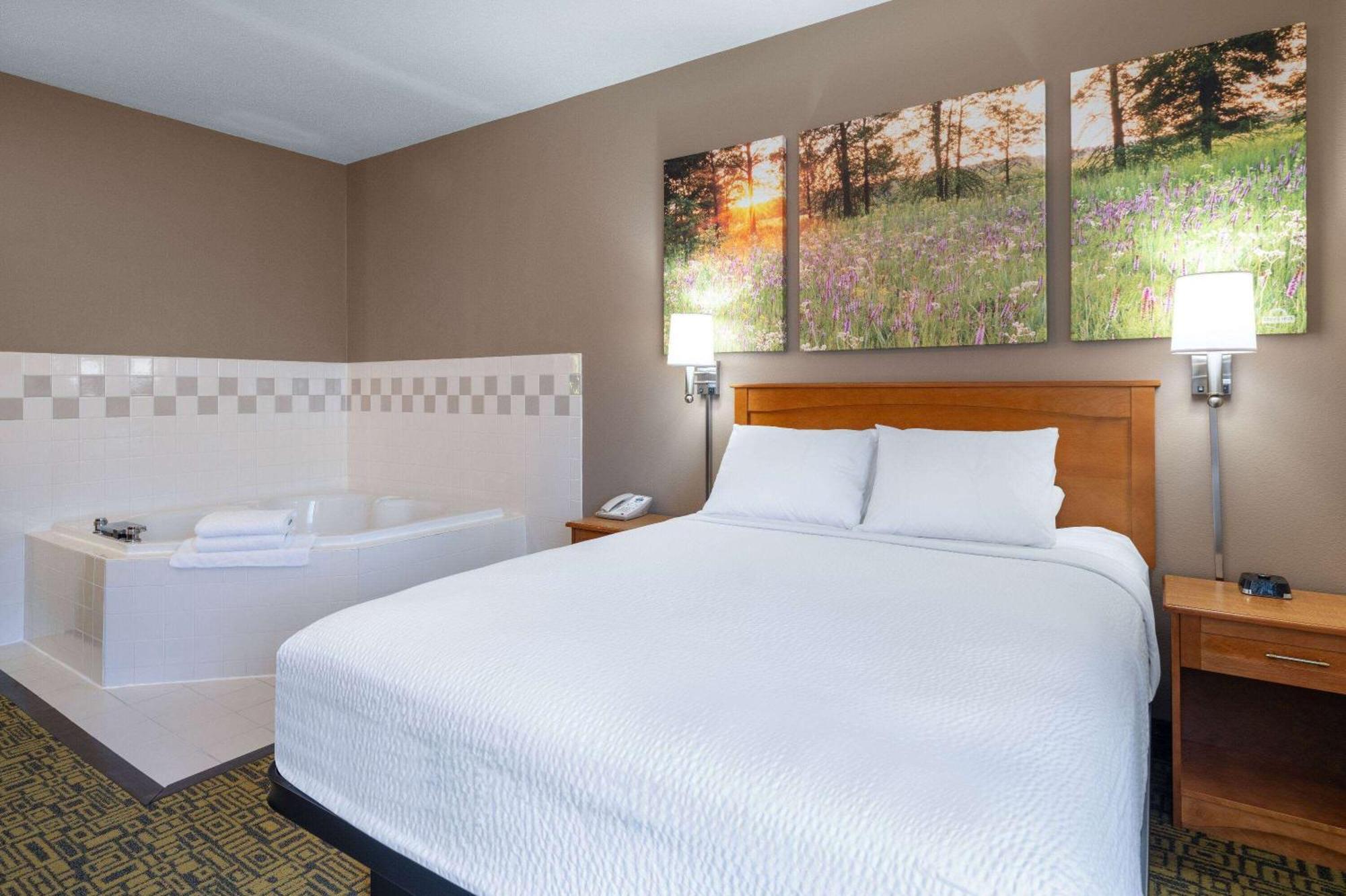 Days Inn & Suites By Wyndham Madison Dış mekan fotoğraf