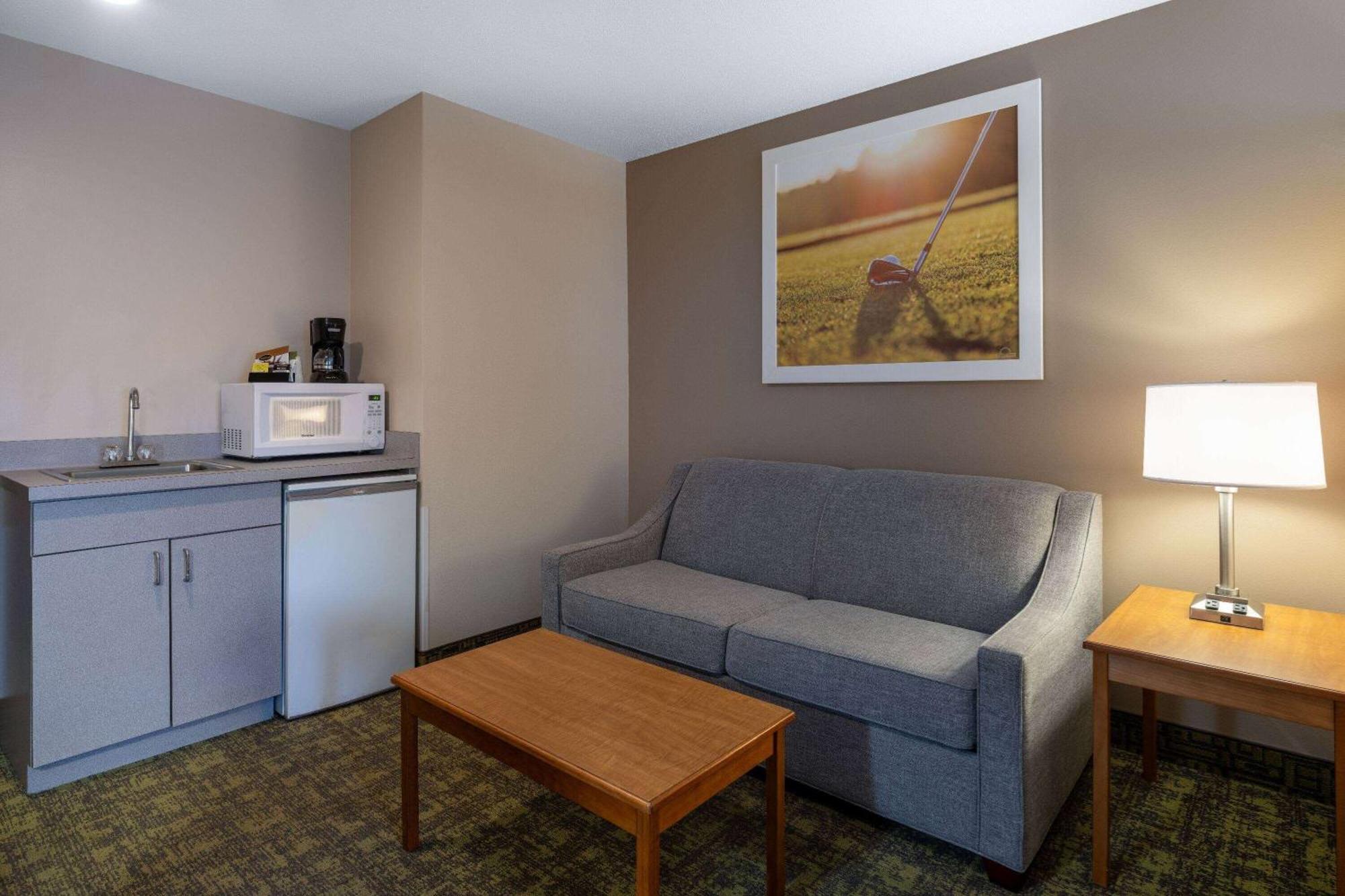 Days Inn & Suites By Wyndham Madison Dış mekan fotoğraf