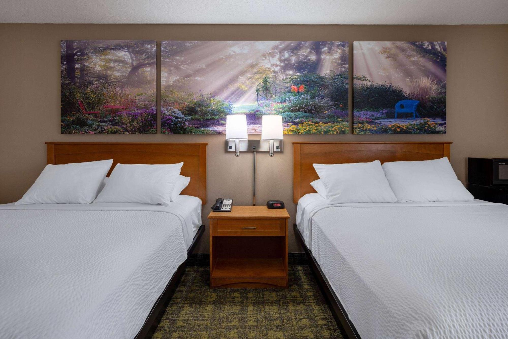 Days Inn & Suites By Wyndham Madison Dış mekan fotoğraf
