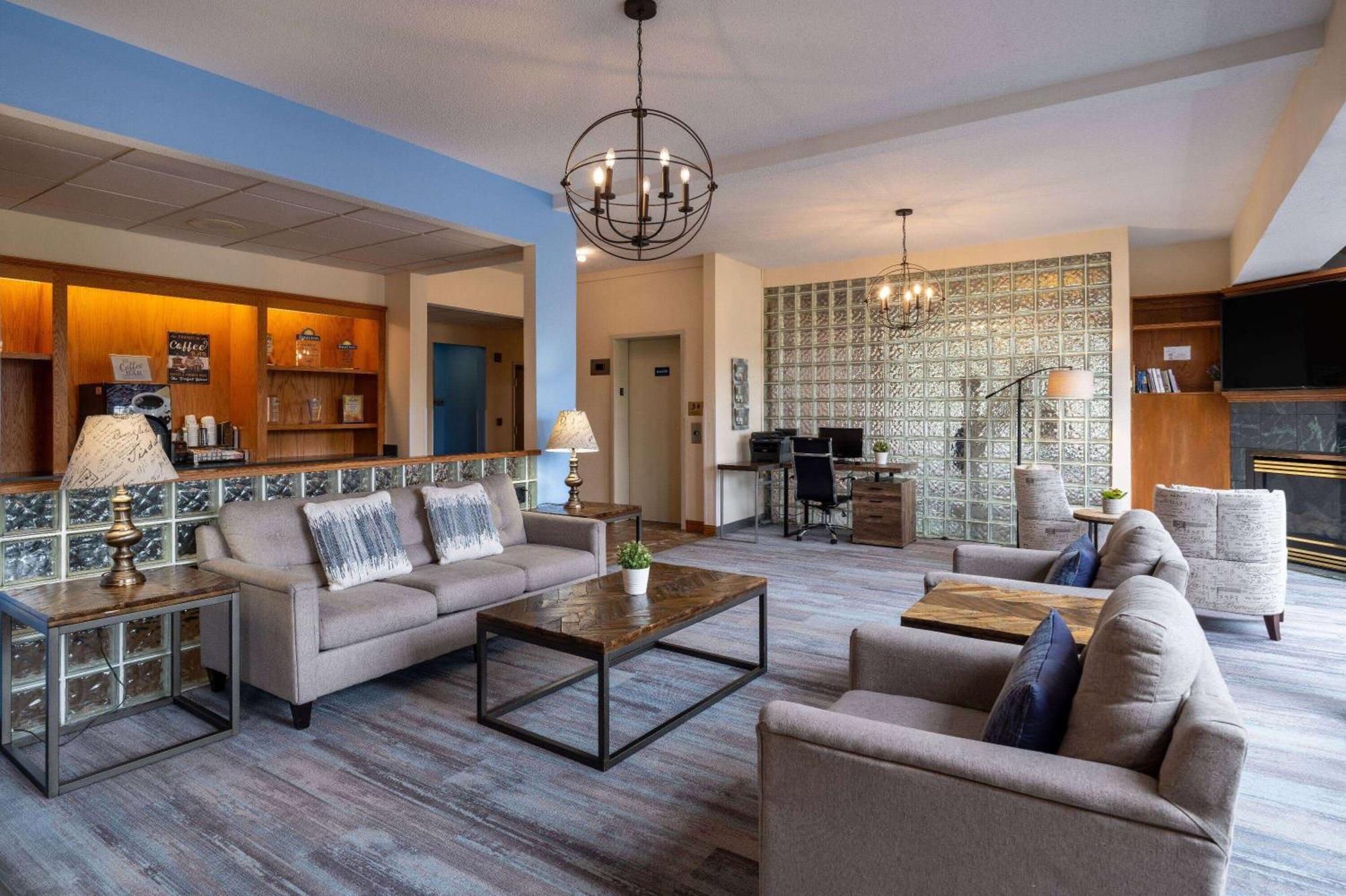 Days Inn & Suites By Wyndham Madison Dış mekan fotoğraf