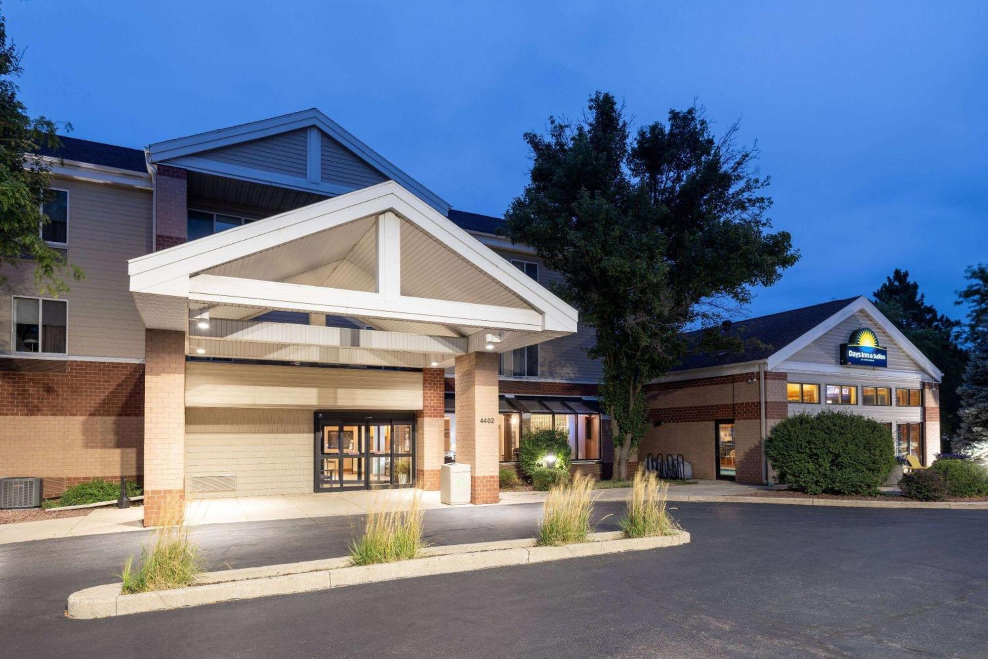 Days Inn & Suites By Wyndham Madison Dış mekan fotoğraf