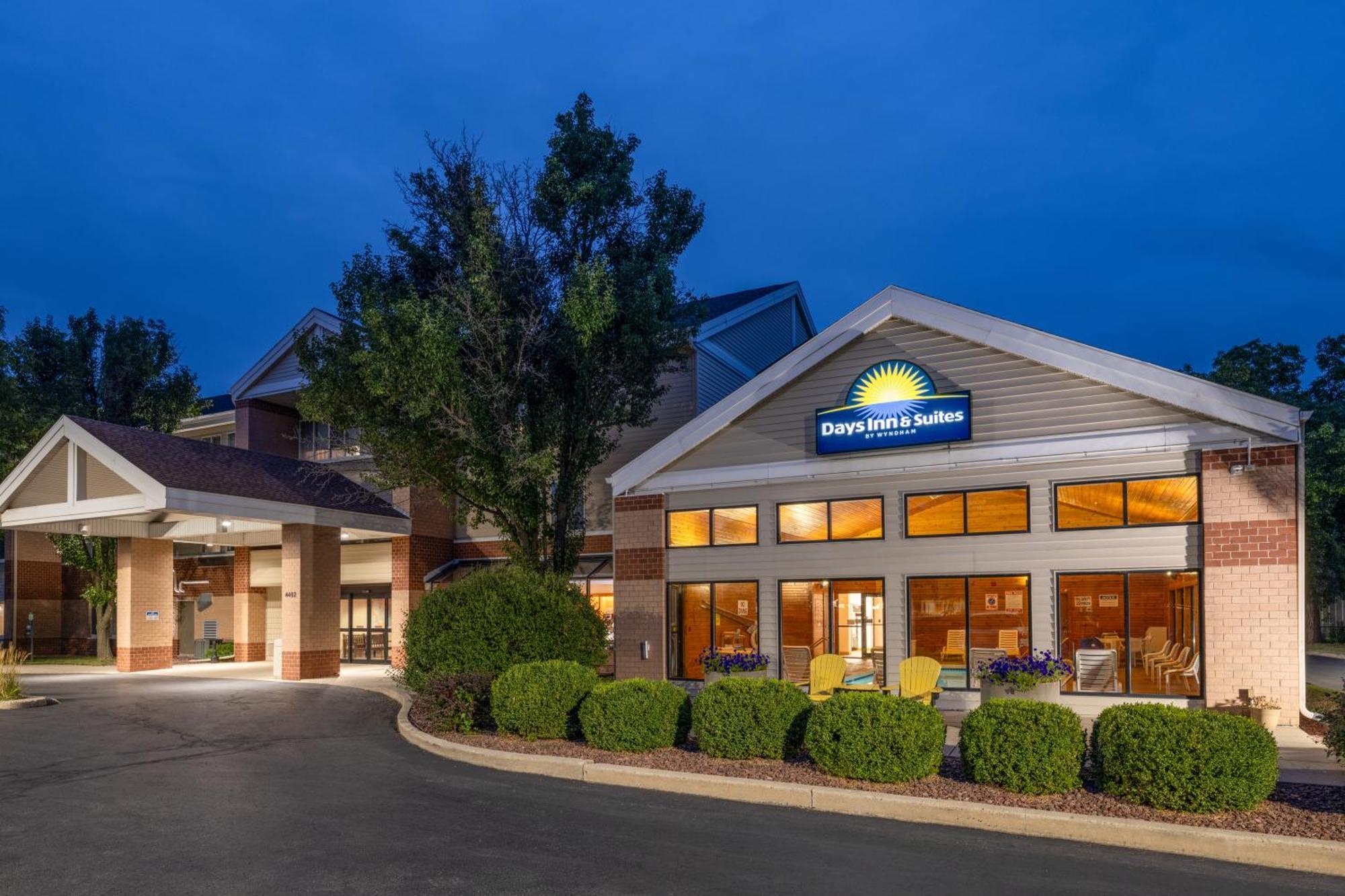 Days Inn & Suites By Wyndham Madison Dış mekan fotoğraf
